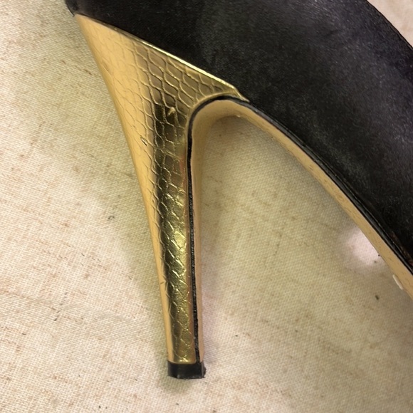 JLo by Jennifer Lopez leather sole heels, black & gold (size 8m) - Picture 3 of 6